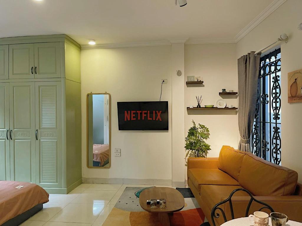 Migo Housing - Lift Access - Hanoi Beer Street - Central and Spacious - Ensuite Kitchen - Ensuite Bathroom – Hanoi